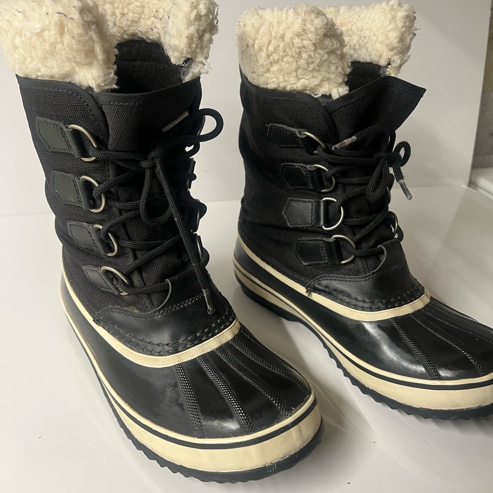 Sorel Black Fur-Lined Rain/Winter Boots. Removable insoles. Waterproof